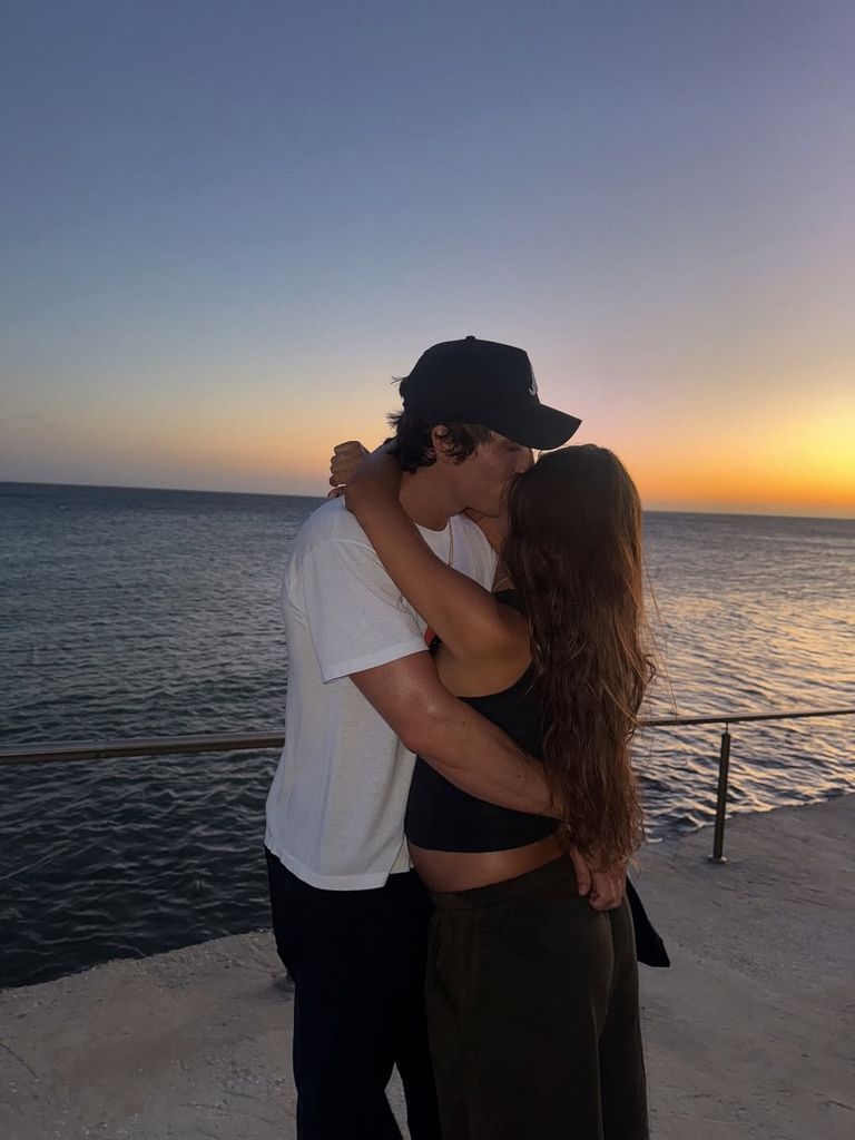 Feliz y radiante, Bea ha anunciado la noticia: ¡Pelayo, lo mejor que nos ha pasado en la vida!