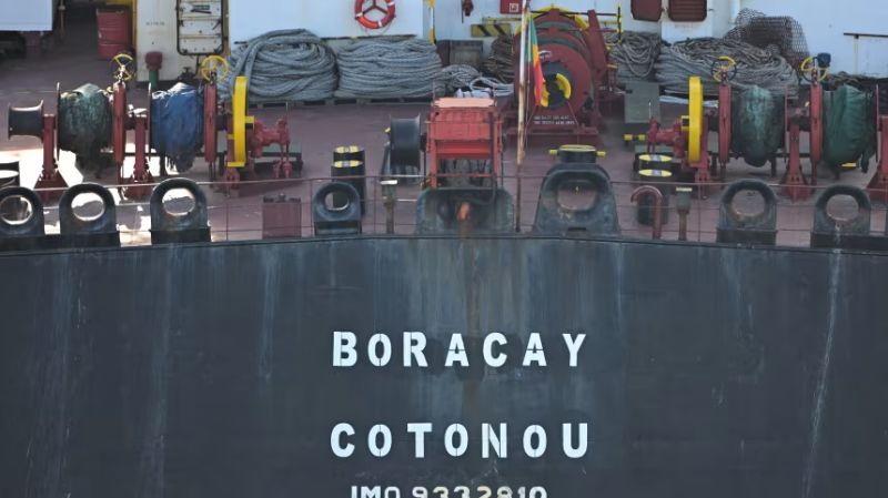 Francia detiene a dos tripulantes de un petrolero vinculado a la flota fantasma rusa