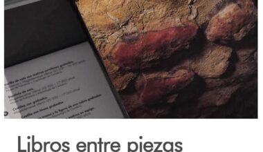 El Museo de Altamira estrena la intervención 'Libros entre piezas' con motivo del Día de las Bibliotecas