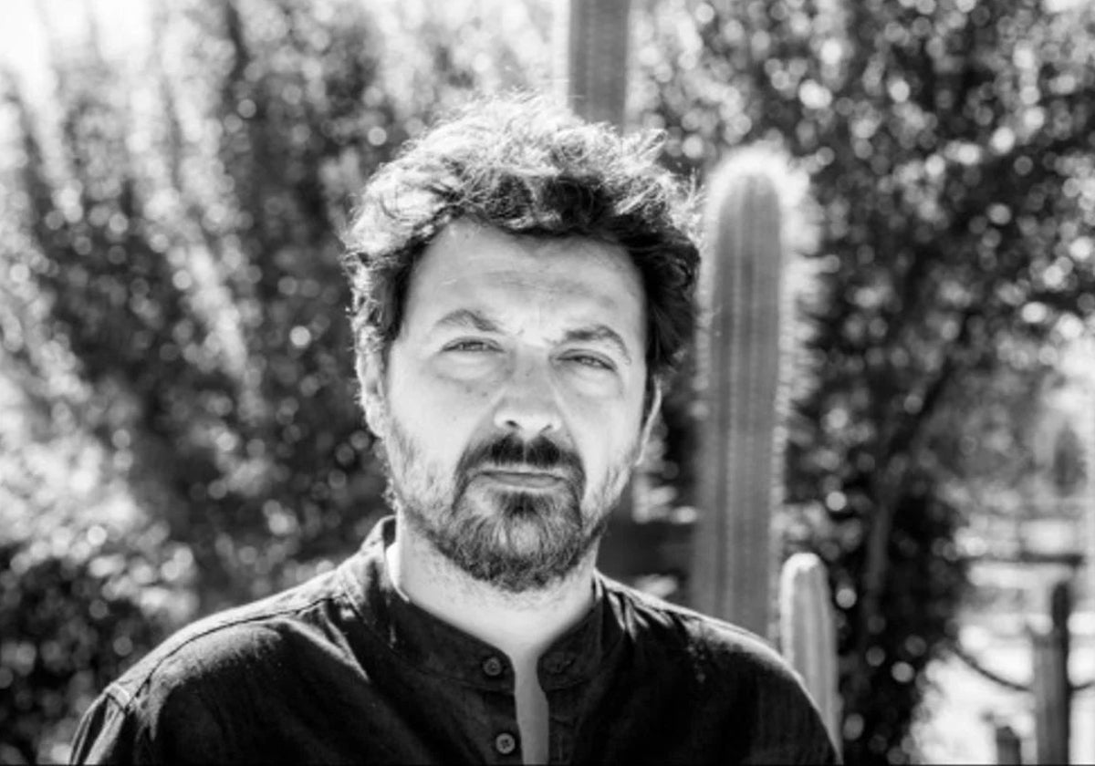 El extremeño Francisco Serrano presenta su novela ganadora del Premio Tusquets en la Biblioteca de Mérida