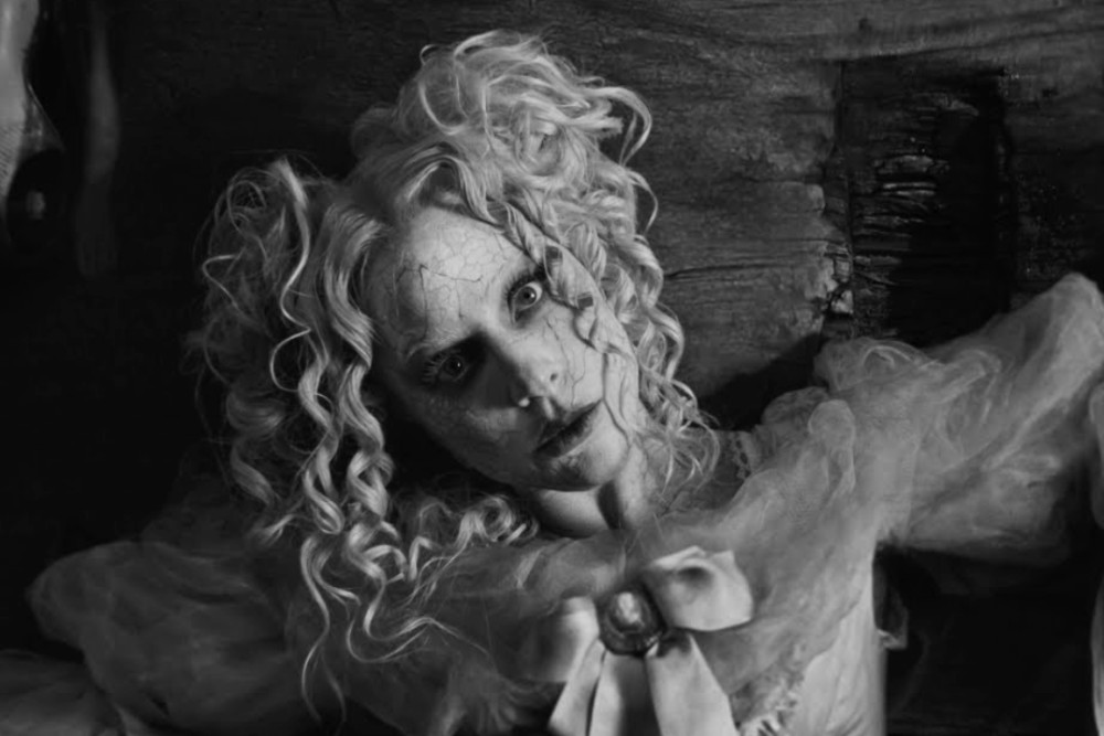 Tim Burton no se esfuerza ni por Lady Gaga – jenesaispop.com