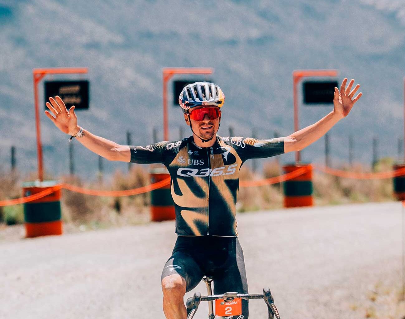 Tom Pidcock vuela y gana en el final más duro de la Gravel Burn