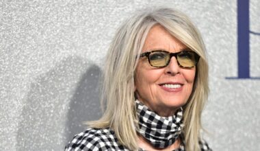Diane Keaton impactó al mundo a los 75 años luciendo un look arriesgado con camisa y botas de tacón que ahora es viral