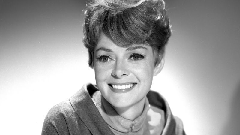 Muere June Lockhart, actriz de ‘Lassie’ y ‘Perdidos en el espacio’, a los 100 años