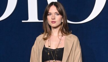 Stella Banderas sorprendió con un segundo vestido de novia satinado en su boda con Alex Gruszynski en Valladolid