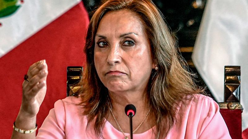 Legisladores en el Congreso de Perú impulsan una moción de vacancia contra la presidenta Dina Boluarte