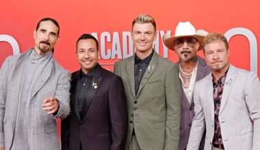Los Backstreet Boys presumen de músculos a los 50 años posando sin camiseta y celebran sus 30 años en la música