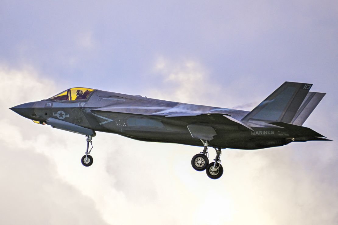 Un caza F35-B del Cuerpo de Marines de Estados Unidos en Ceiba, Puerto Rico, el 13 de septiembre.