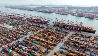 China advierte a EE.UU. que tomará medidas si Trump no retira la amenaza de aranceles del 100 %