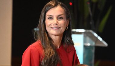 estrena el mismo, en color rojo, de una firma española