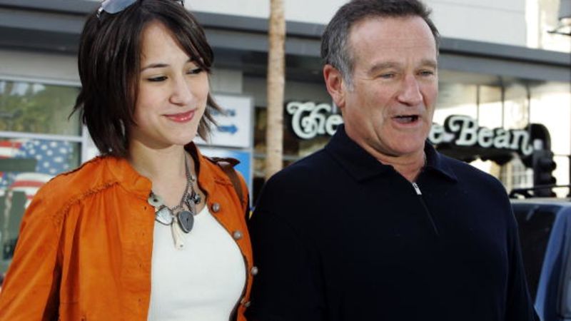 La hija de Robin Williams pide que no le envíen videos de su padre creados con IA