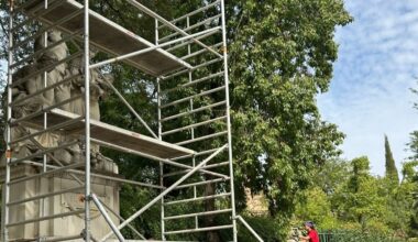 El Ayuntamiento de Sevilla inicia la restauración de las esculturas de la Glorieta de Covadonga