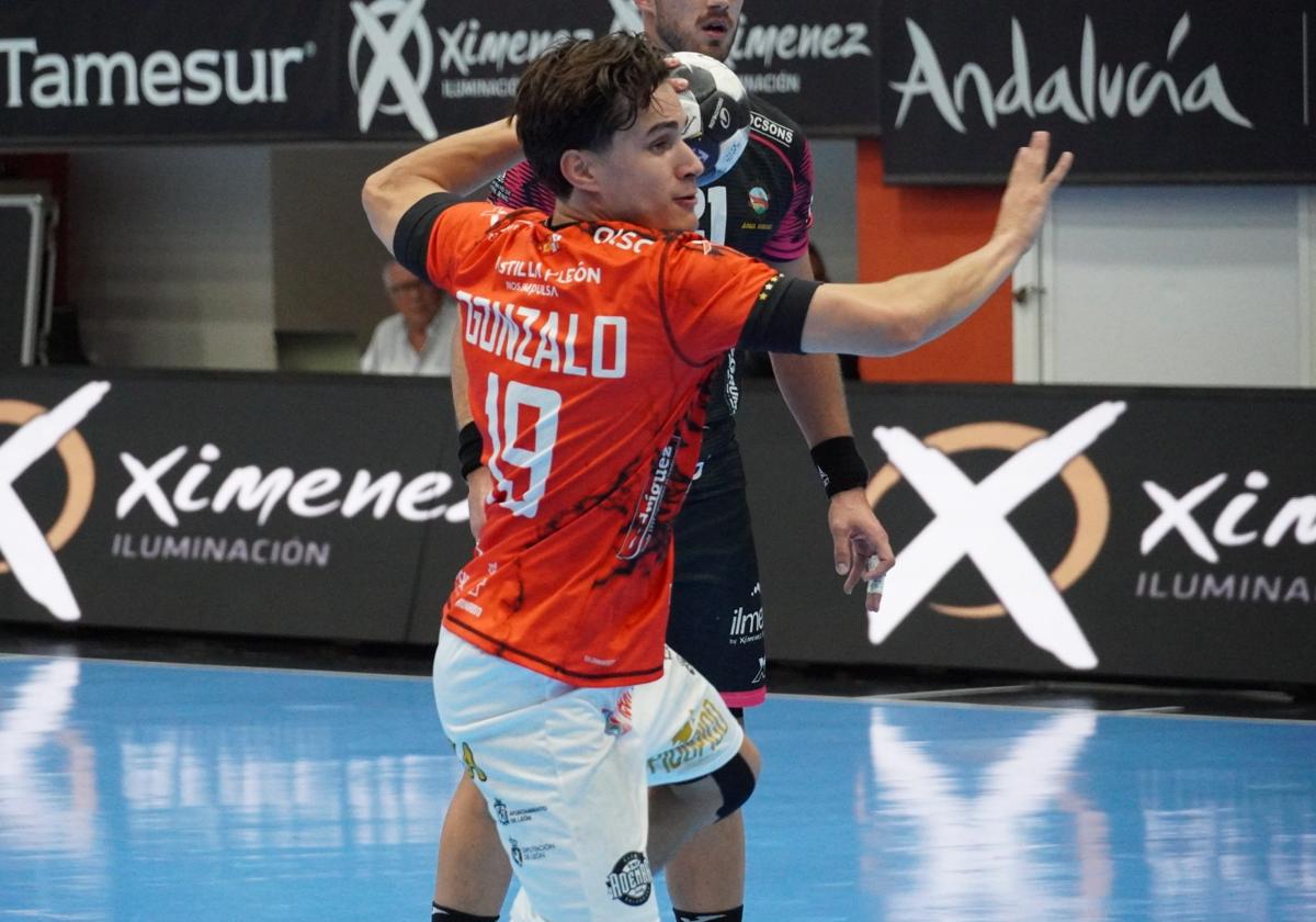 Juan Castro pone a prueba a un Abanca Ademar al alza