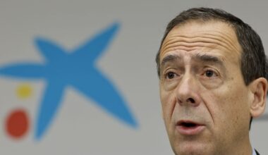 Caixabank ve «presión» hacia las fusiones en Europa pero descarta entrar en operaciones