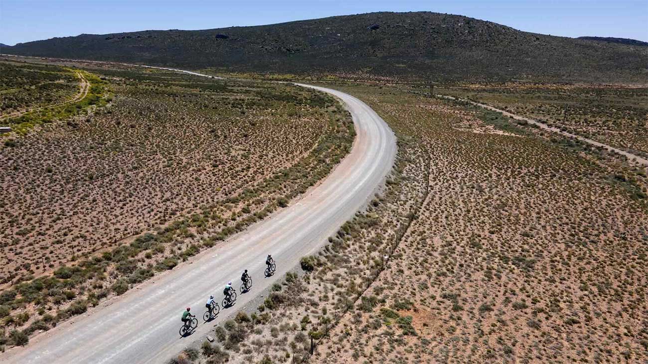 Así es la Nedbank Gravel Burn, la “Cape Epic del gravel” contará con Pidcock (listado de participantes)