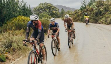 ¿Gravel o ciclocross? Matt Beers y Axelle Dubau-Prevot ganan la 1a y embarrada etapa de la Nedbank Gravel Burn