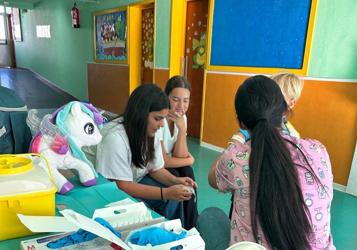 La vacunación contra la gripe arranca en la población más vulnerable de Canarias