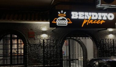 Una hamburguesería de Sevilla denuncia a un influencer por una mala crítica: «Le ofrecí pagarle 1000 euros» - ABC