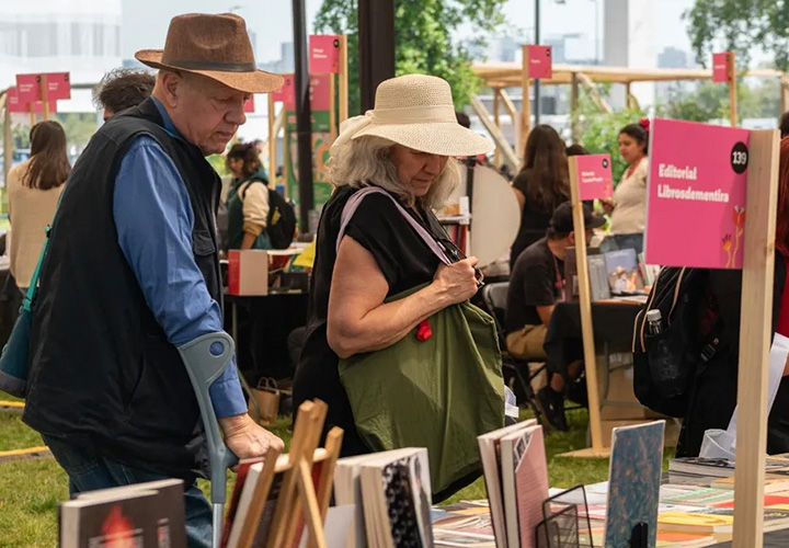 Ediciones UCT participa en la 14ª Primavera del Libro con catálogo regional y trabajo colaborativo > UCT