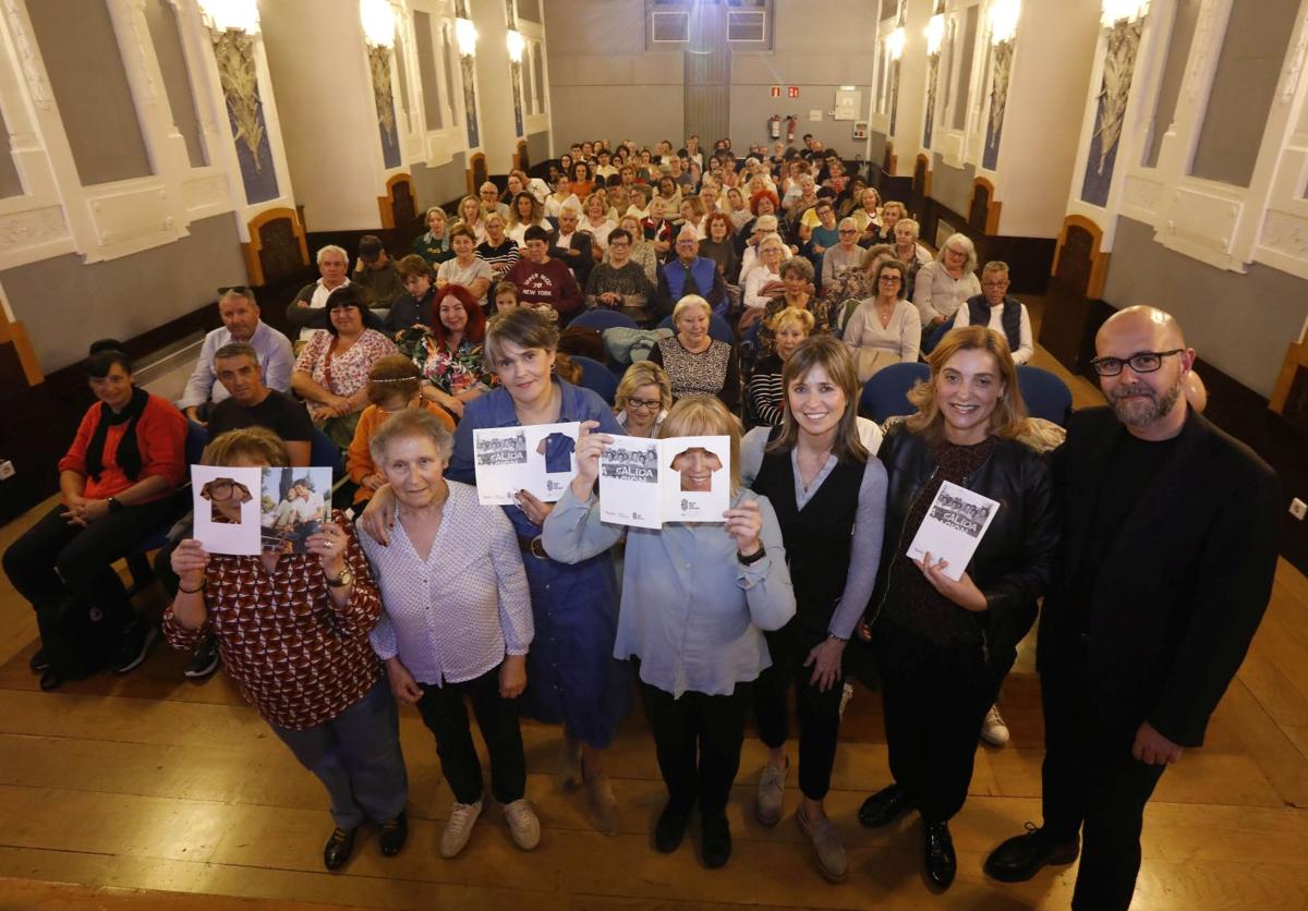 Gran acogida en el estreno del documental 'Costuras abiertas: las mujeres de IKE'