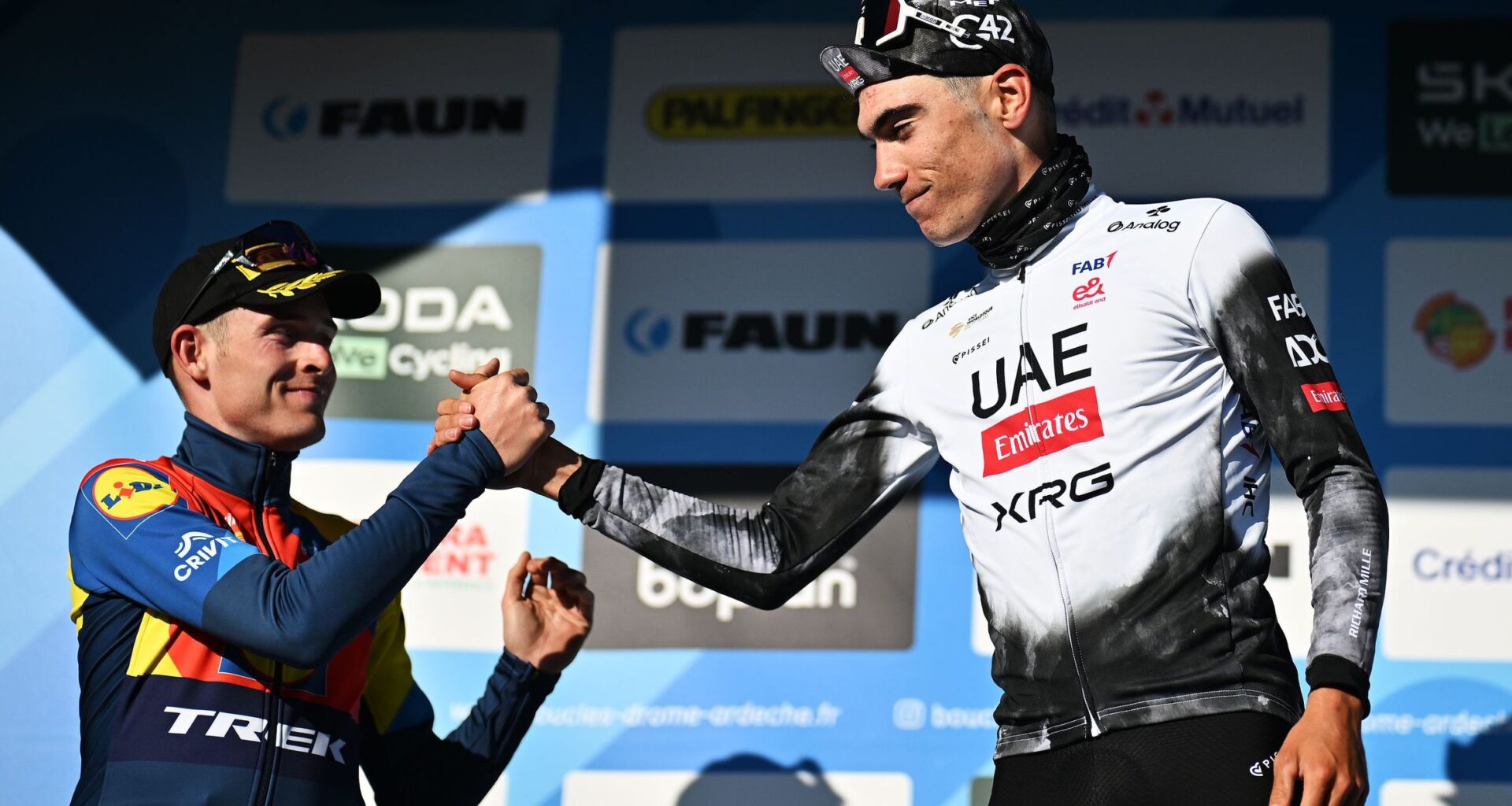 El palo de Rasmussen a Mattias Skjelmose tras su crítica a Juan Ayuso por el liderato en Lidl-Trek: "Es un aspirante más serio al podio del Tour"