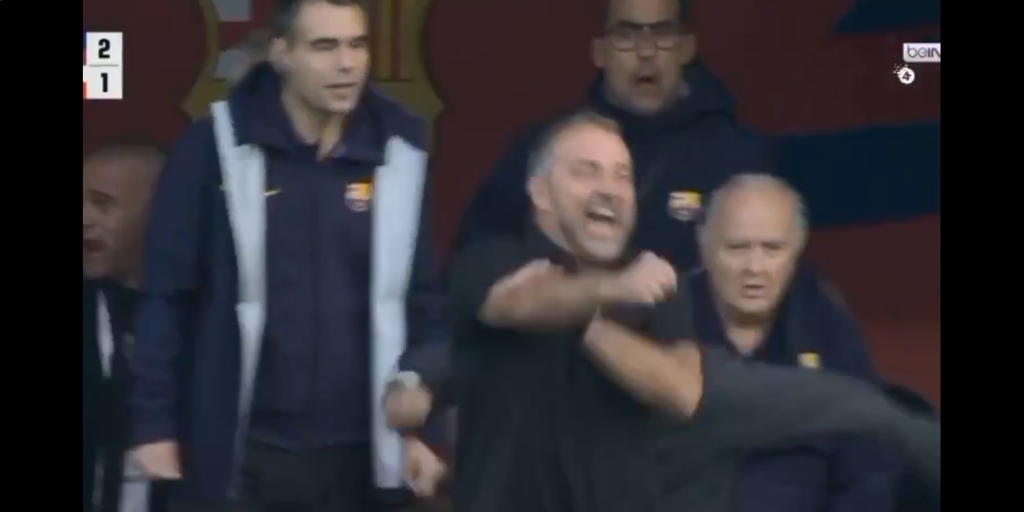 celebra el gol de Araujo con un doble corte de mangas tras ser expulsado