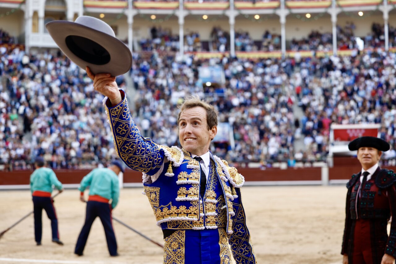 Román y Eduardo Martínez, fin del apoderamiento
