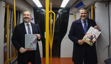 Los consejeros Jorge Rodrigo y Mariano de Paco Serrano durante la presentación de la campaña Libros a la calle