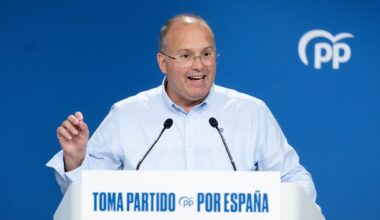 Tellado pide el "cese inmediato" del 2 de Morant por sus "declaraciones repugnantes contra una diputada"