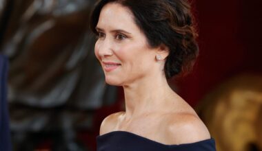 Isabel Díaz Ayuso impacta con su vestido más elegante hasta la fecha que inspirará a las invitadas de invierno