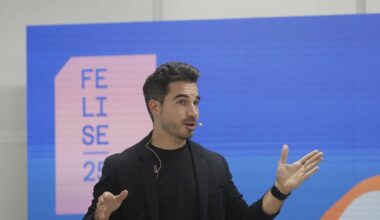 Javier Castillo enciende Sevilla con 'El susurro del fuego', su novela más emocional y la primera ambientada en España