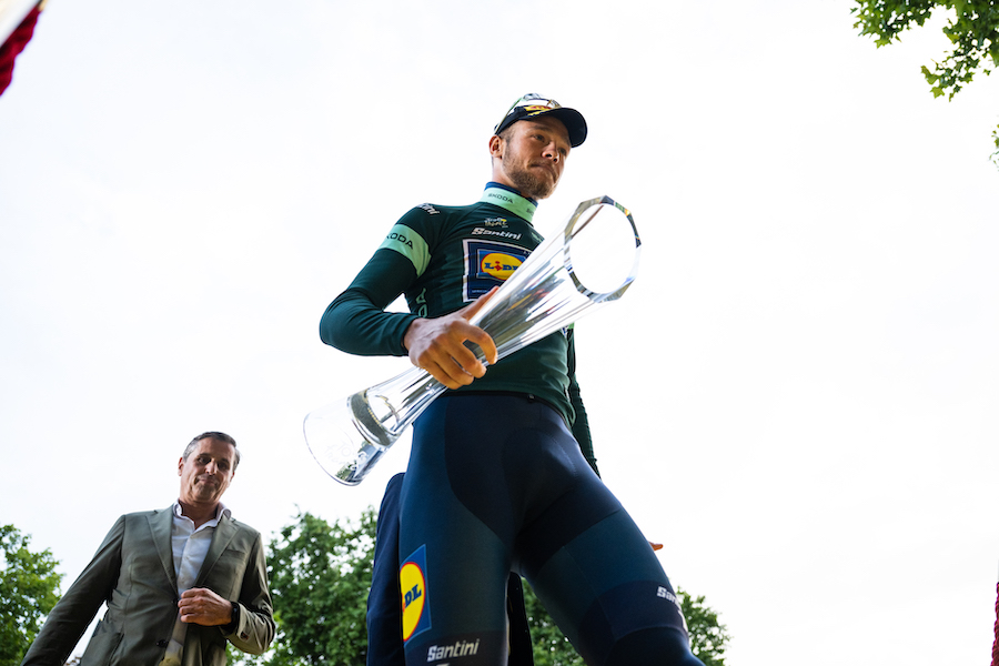 Jonathan Milan rompió la sequía italiana en el Tour  