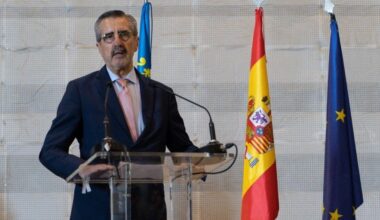 Archivan por prescripción una denuncia contra el excomisionado de la dana que falsificó un título