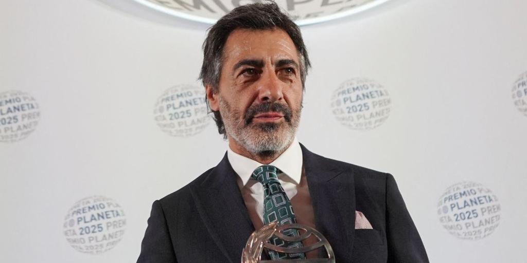 Juan del Val, duro con los que le atacan por haber ganado el Premio Planeta sin haber leído su novela: «Son prejuicios»