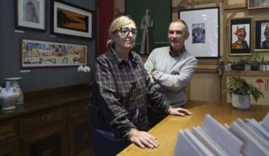Cierra El Estudio, el histórico taller de Gijón donde enmarcan los artistas asturianos