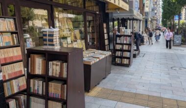 ¿Sabías que uno de los distritos de libros usados más grandes del mundo está en Tokio?
