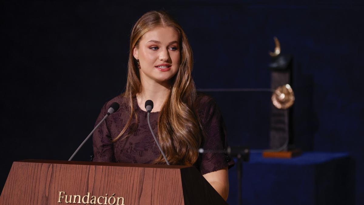 La felicidad de la infanta Sofía cuando Leonor se dirige a ella en pleno discurso de los Princesa de Asturias