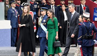 Letizia impecable de verde en una de sus grandes citas oficiales que ha vuelto a reunir a la princesa Leonor y la infanta Sofía