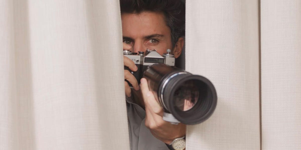 La novela negra de espías que inspira la película más vista en cines en España: "Emotiva hasta las lágrimas"