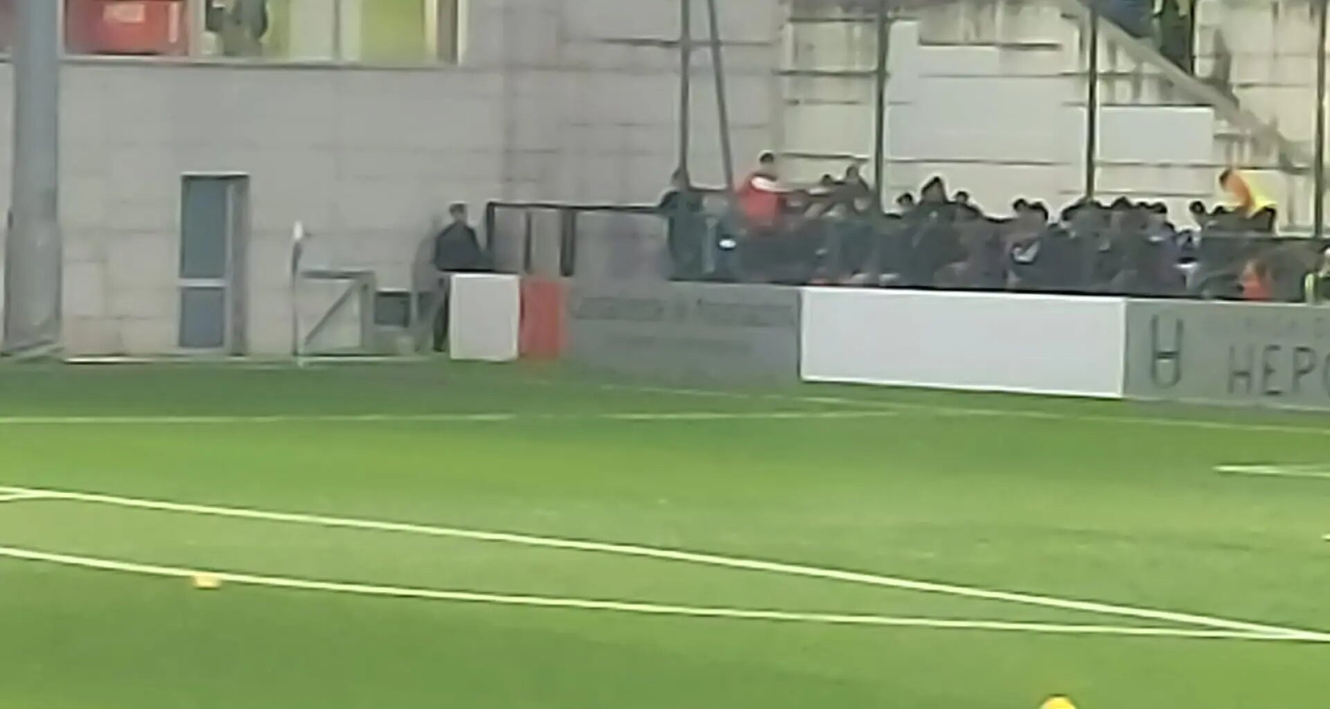 Borran pintadas contra el Real Zaragoza y Aragón antes del partido de Copa del Rey en Mutilva