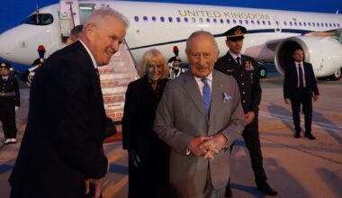 Carlos III y Camila aterrizan en el Vaticano en medio del escándalo