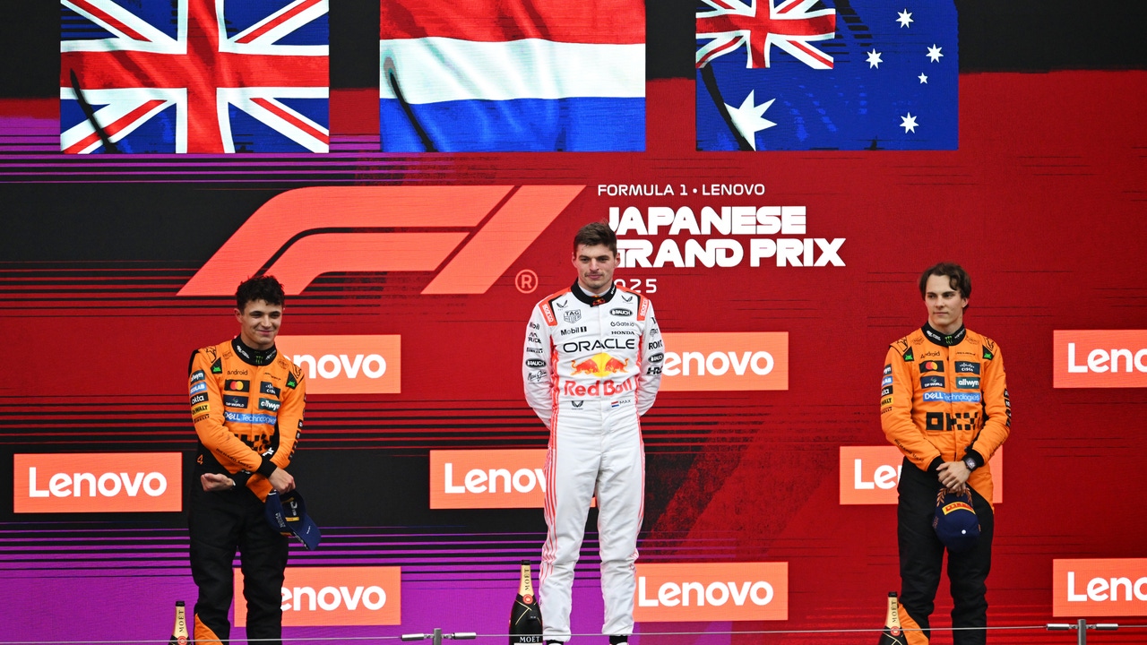 Mercedes afirma que Verstappen tiene "ventaja" en su lucha contra Piastri y Norris