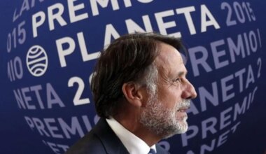 De qué van las diez novelas finalistas del premio Planeta 2025 que se falla este 15 de octubre: amor, fantasía, mitología, misterio...