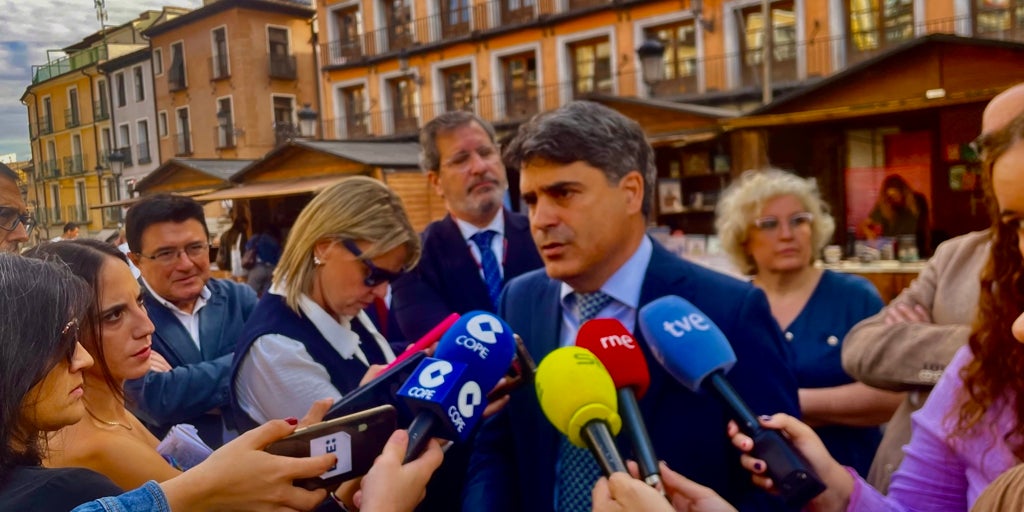 50 autores firman sus obras toda la semana en la Feria del Libro de Toledo, que cumple 20 años