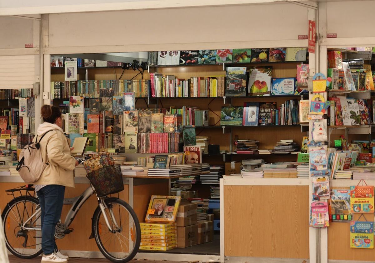 16 librerías llenan de oportunidades literarias El Espolón hasta el 19 de octubre