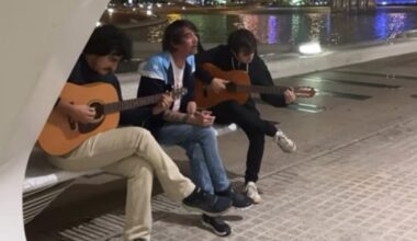 Lori Meyers tocan en plena calle tras cancelarse un festival por el temporal en Valencia