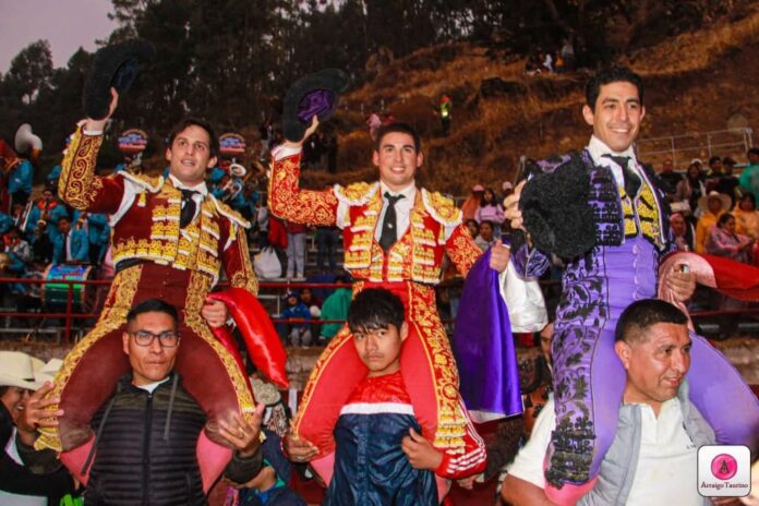 Manolo Muñoz cierra con triunfo su temporada peruana en la Maestranza de Pariamarca