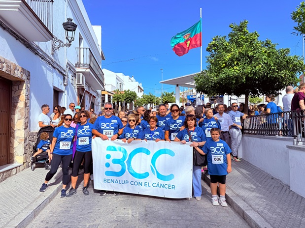 Multitudinaria marcha contra el cáncer con el respaldo masivo de Benalup