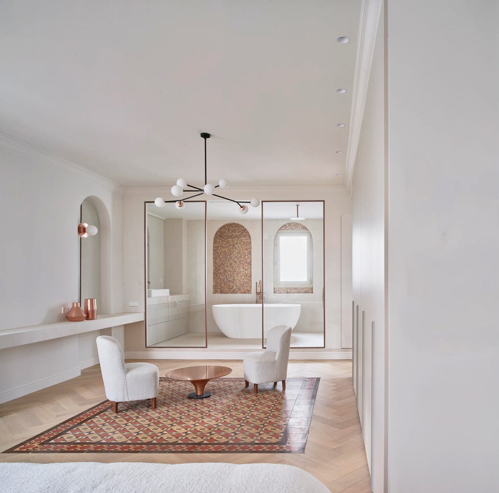 baño con bañera junto al dormitorio baño con bañera junto al dormitorio