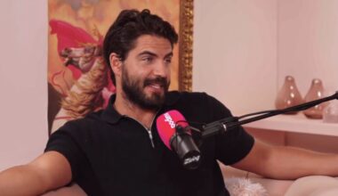 Maxi Iglesias revela que sufrió «bullying» por parte de sus compañeros de «Física o química»: «Después de eso me fui a Australia, lo más lejos de España» - La Voz de Galicia